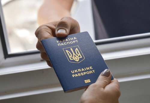 З 1 січня 2026 року змінюються правила виїзду за кордон деяких чоловіків: подробиці 